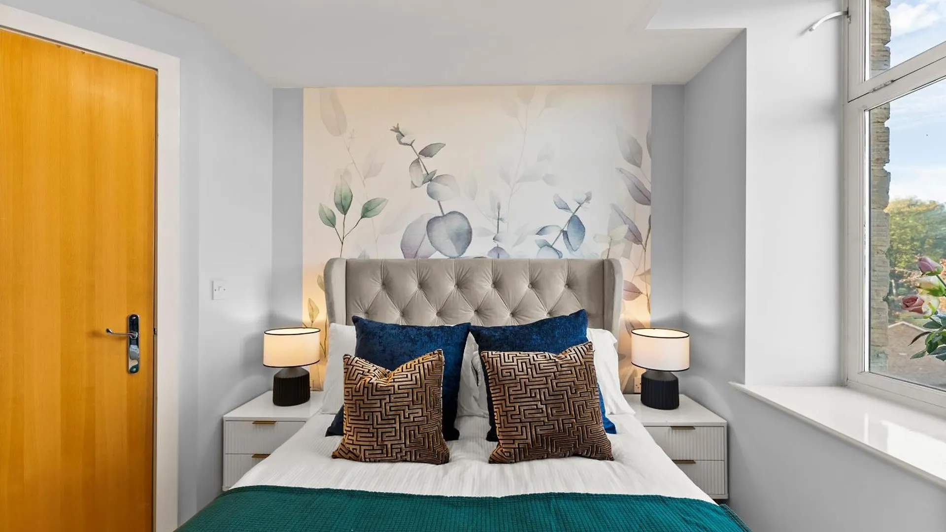 30 Percent Off! Sleek Apartment - 10 Minutes From Leeds Дьюсбери