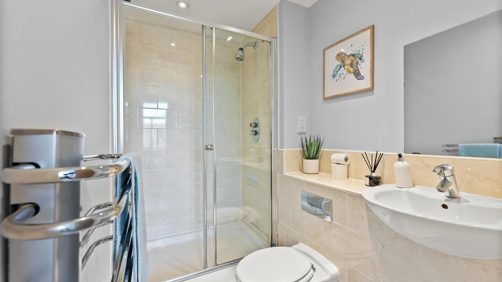 30 Percent Off! Sleek Apartment - 10 Minutes From Leeds Дьюсбери