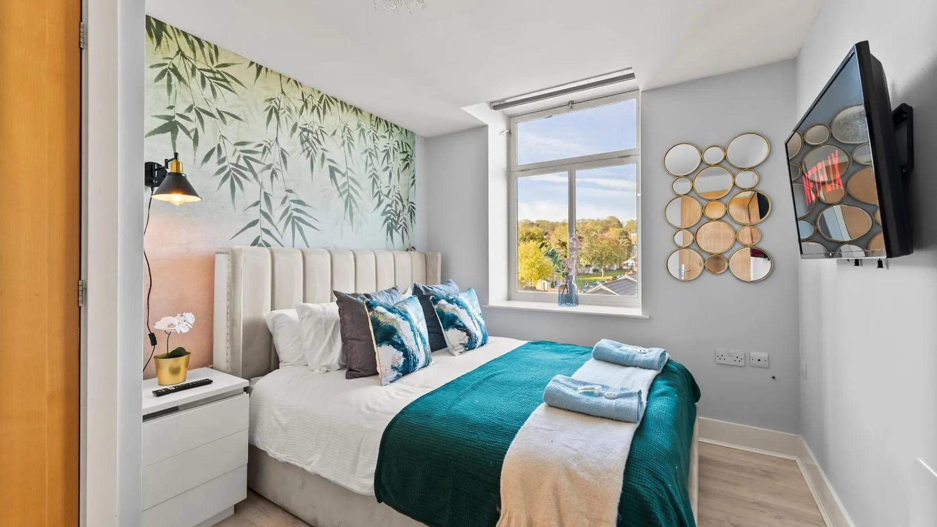 30 Percent Off! Sleek Apartment - 10 Minutes From Leeds Дьюсбери
