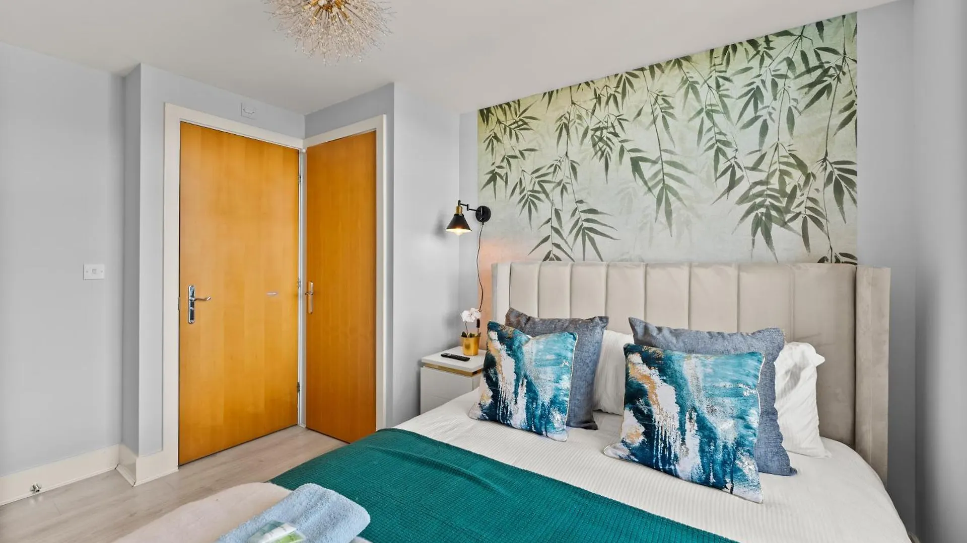 30 Percent Off! Sleek Apartment - 10 Minutes From Leeds Дьюсбери 0*,